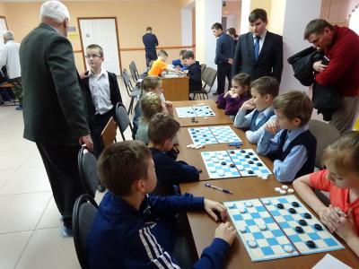 Соревнования по русским шашкам в Рязани собрали восемь команд региона